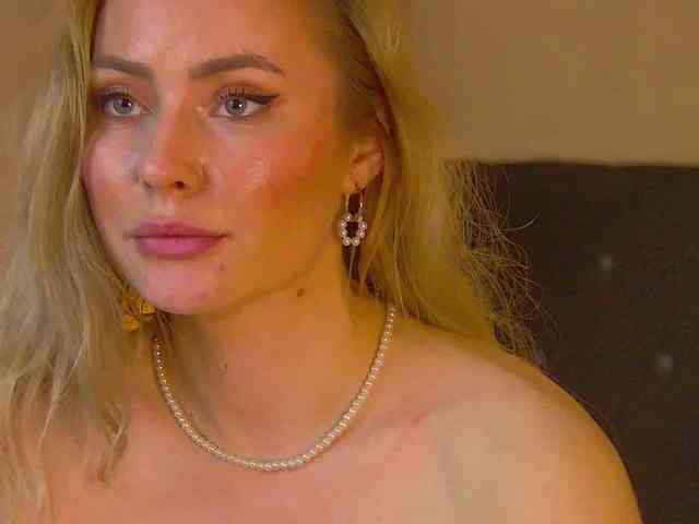 MisshaNight webcam