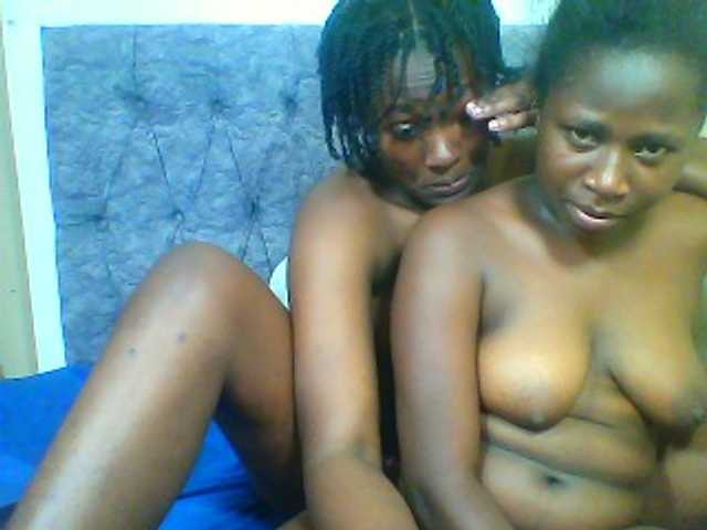 le modèle Beauty-petite est en webcam porno dans un show sur le site bongacams, il possède les tags suivants: Ebony,Brunette,Trimmed