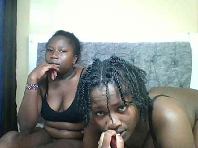 Model: Beauty-petite