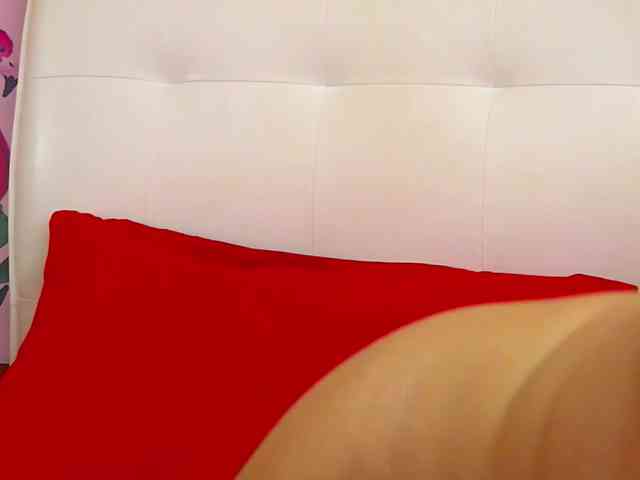 JadeRoyce webcam