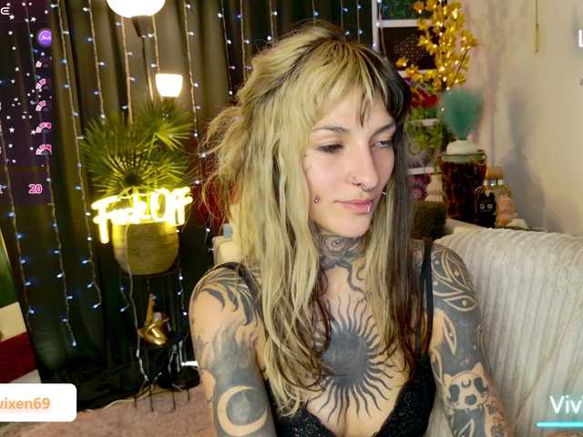 VivVixen live cam on BongaCams