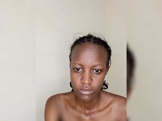 Felly live cam on BongaCams