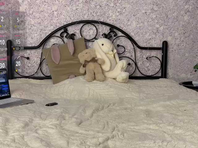 Lina-Li9, en directo ahora en BongaCams