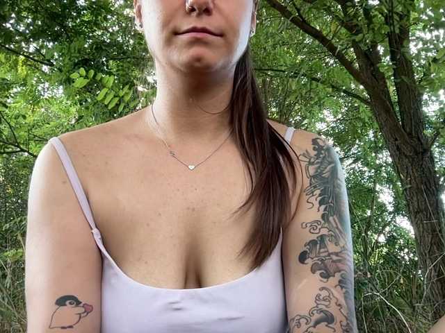 LinaLi9 live cam preview