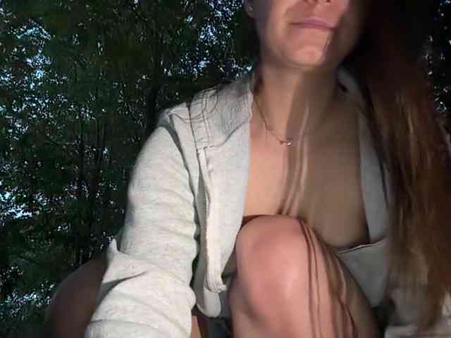 LinaLi9 webcam