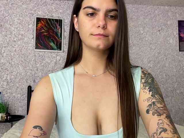 LinaLi9 webcam