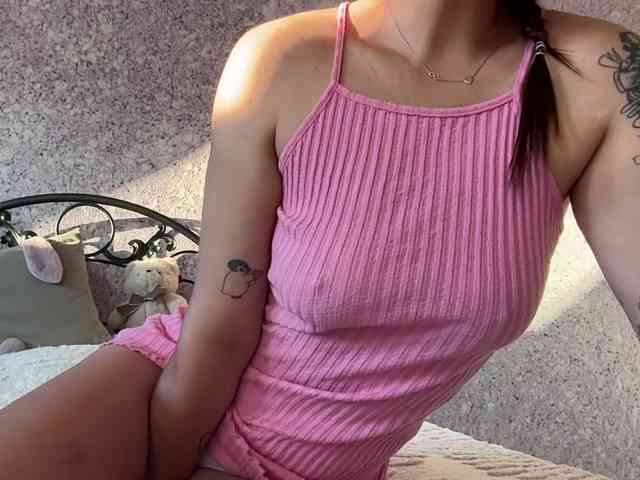 LinaLi9 webcam