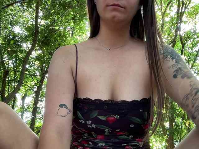 LinaLi9 webcam