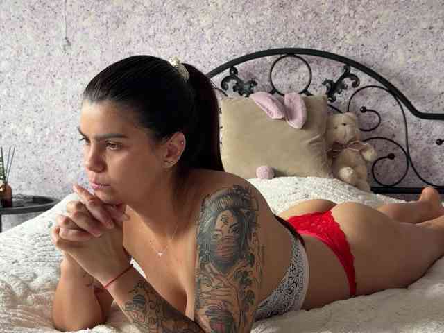 LinaLi9 webcam