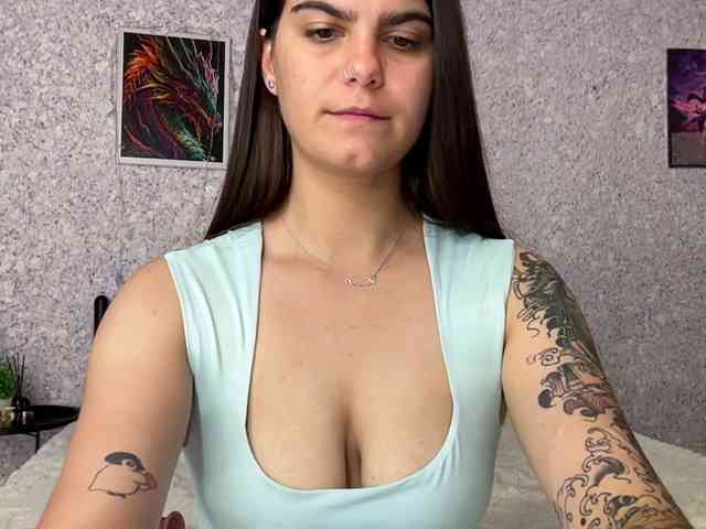 LinaLi9 webcam
