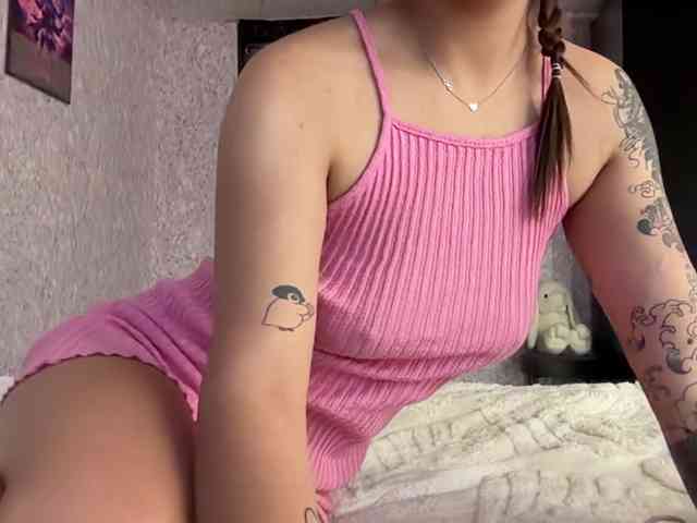 LinaLi9 webcam