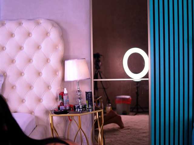 LaraDevlin webcam