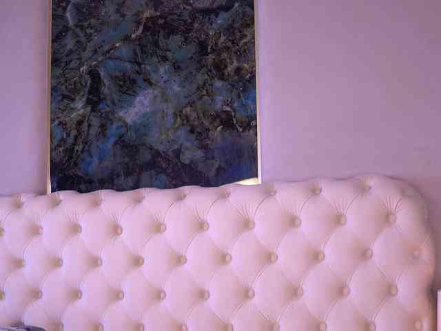 LaraDevlin webcam
