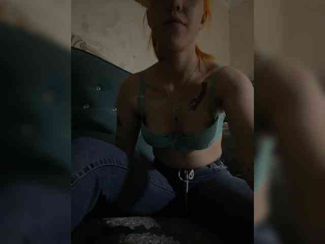KARINA019 webcam