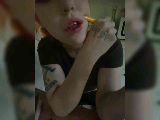 KARINA019 webcam