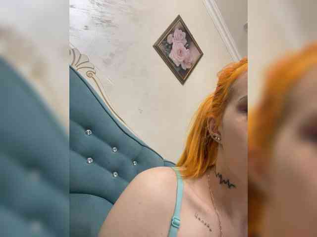 KARINA019 webcam