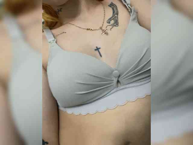 KARINA019 webcam