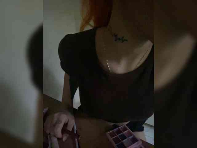 KARINA019 webcam