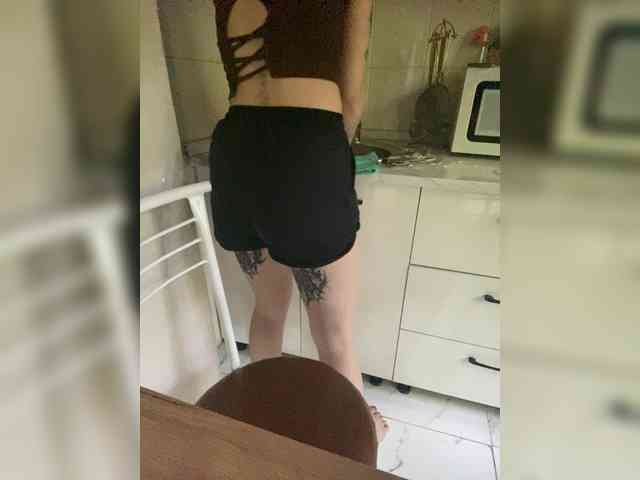 KARINA019 webcam