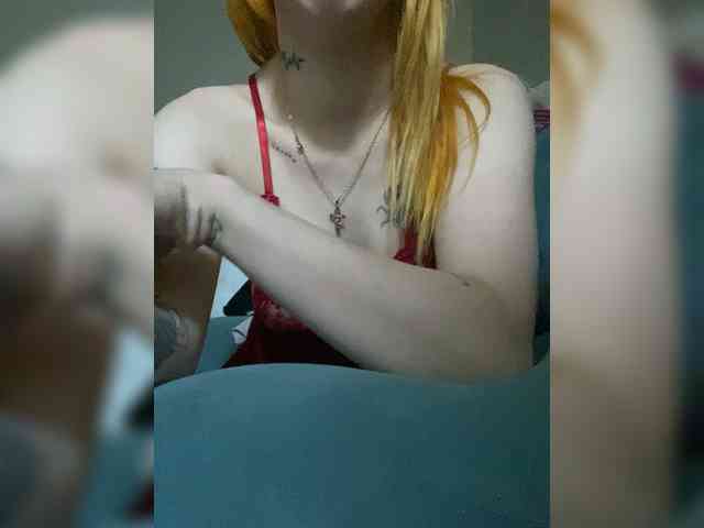 KARINA019 webcam