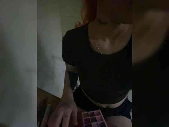 KARINA019 webcam