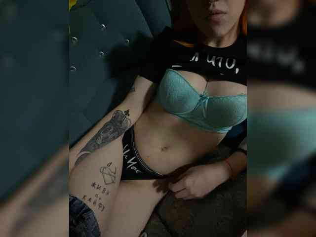 KARINA019 webcam