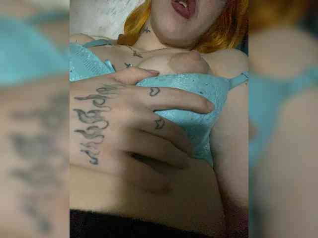 KARINA019 webcam