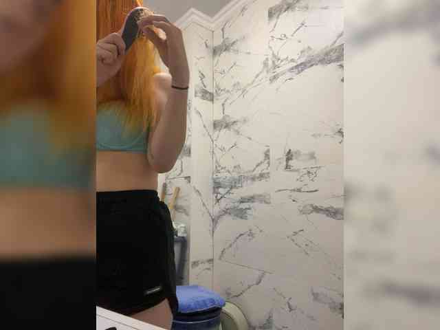 KARINA019 webcam