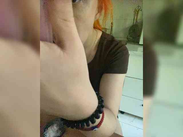 KARINA019 webcam