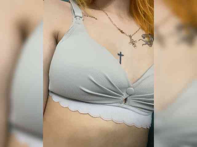 KARINA019 webcam