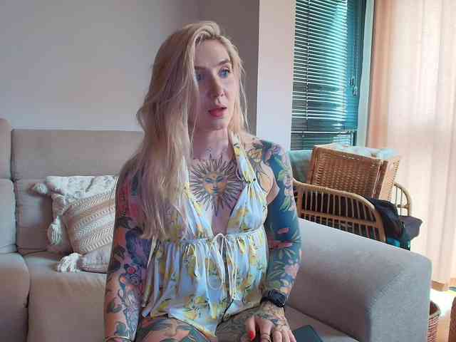 Tattoobbgirl webcam