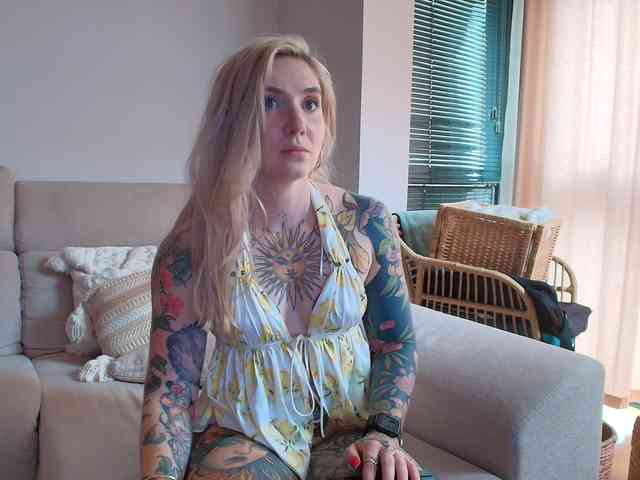 Tattoobbgirl webcam