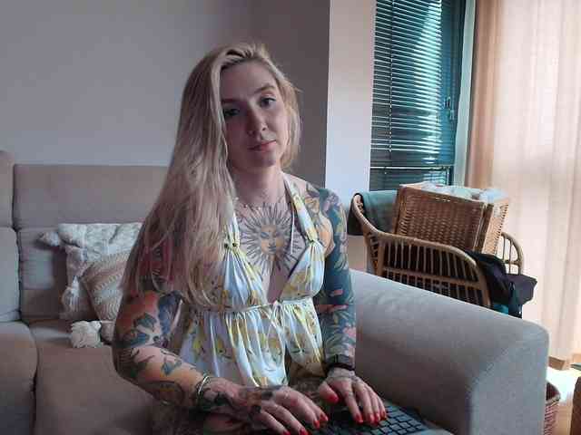 Tattoobbgirl webcam