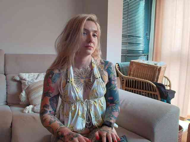 Tattoobbgirl webcam