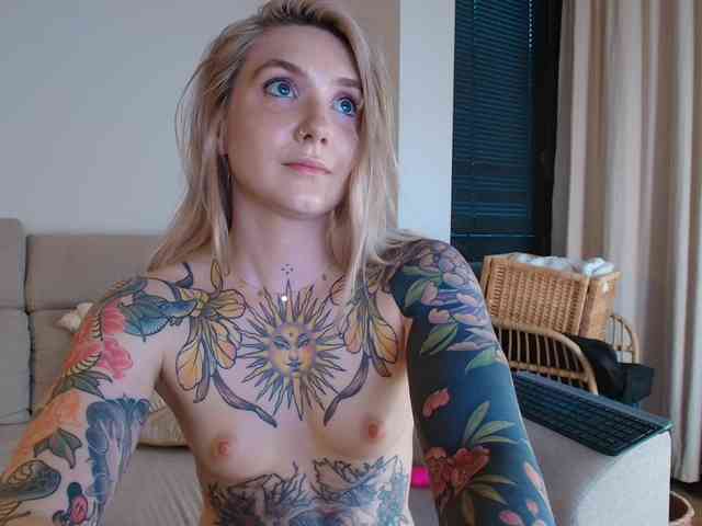 Tattoobbgirl webcam