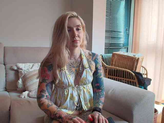 Tattoobbgirl webcam