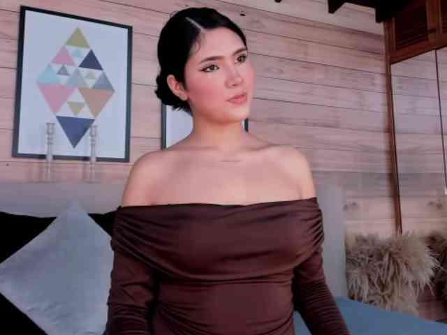 This model is live right now. RoseEverhart