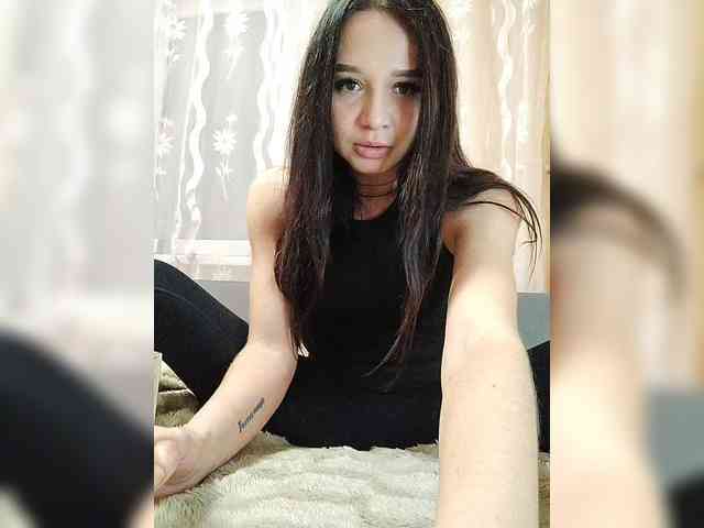Kristina2313 webcam