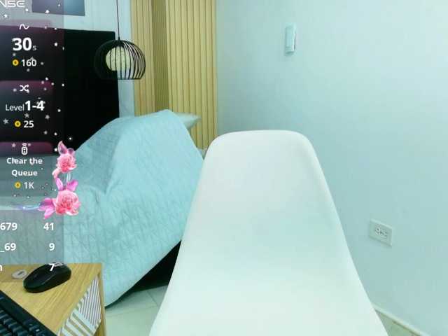 NaughtyMommyy live cam on BongaCams
