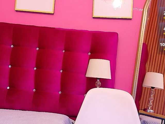NaughtyMommyy live cam on BongaCams