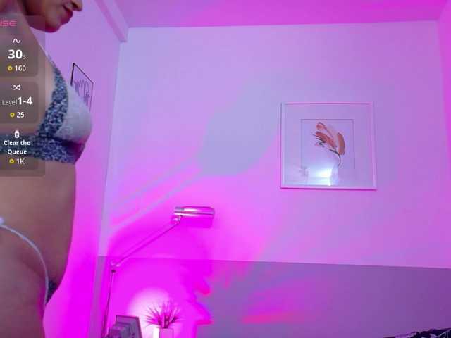 NaughtyMommyy live cam on BongaCams