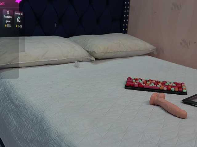 NaughtyMommyy live cam on BongaCams