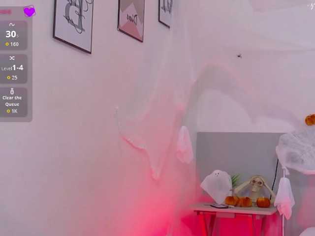 NaughtyMommyy, live now on BongaCams