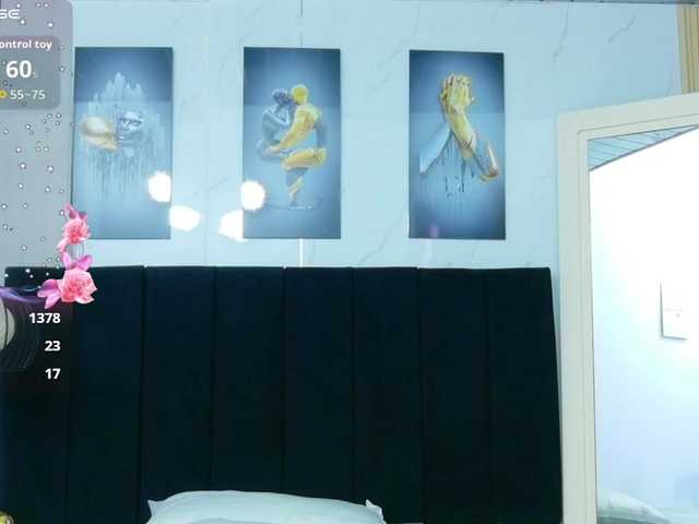 NaughtyMommyy live cam on BongaCams