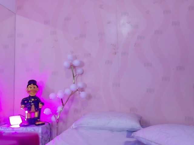 NaughtyMommyy live cam on BongaCams