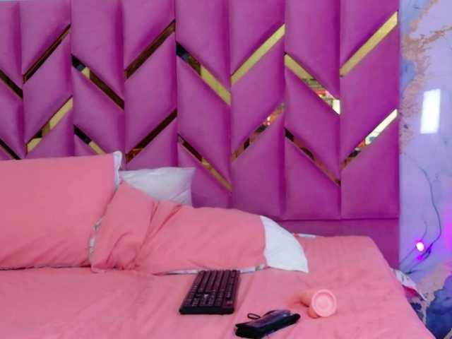 NaughtyMommyy live cam on BongaCams