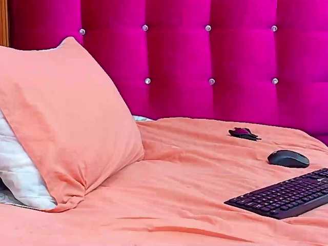 NaughtyMommyy live cam on BongaCams