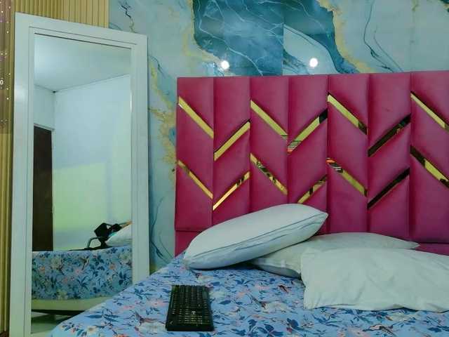 NaughtyMommyy live cam on BongaCams