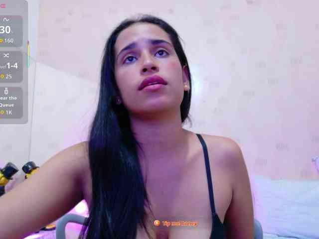 NaughtyMommyy webcam