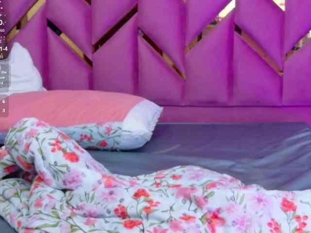 NaughtyMommyy webcam